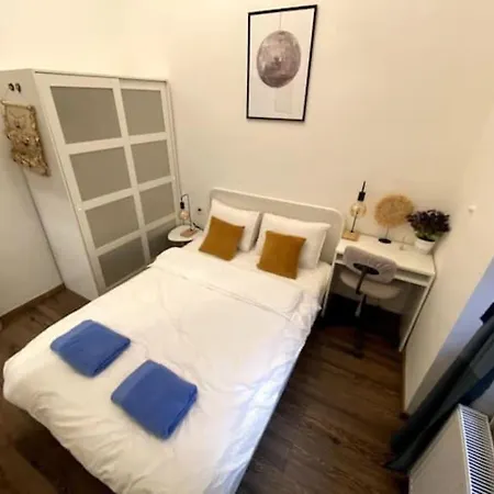 西火车站舒适3间客房 *